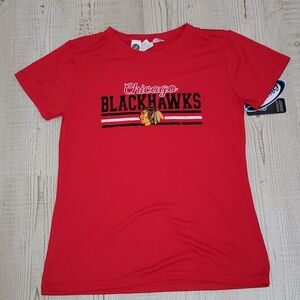 NWT NHL Chicago Blackhawks Women's Red Graphic Tee Large Fandom Sporty Athletic